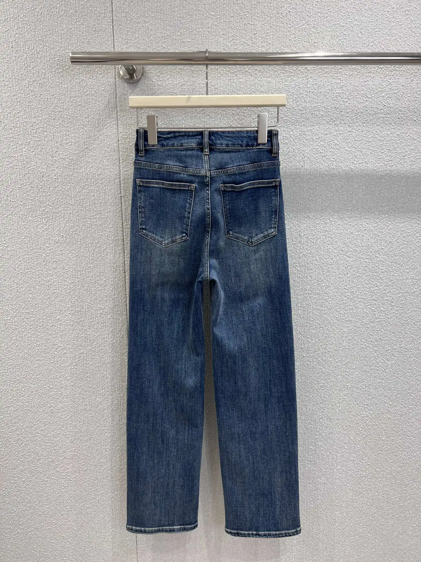 

2025 Early Autumn Women's Clothing Embroidered Patch Slim Jeans Vintage Style Logo Embossed Rhinestone Denim Pants