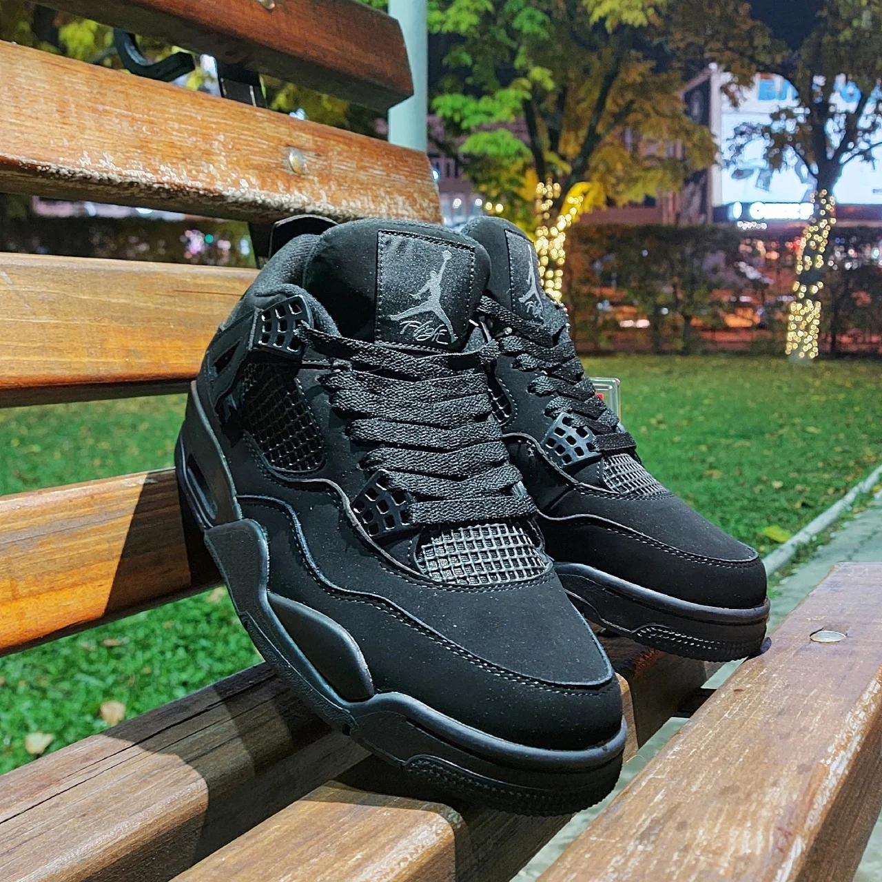 Sneakers air J 4 retro black cat for everyday wear and active