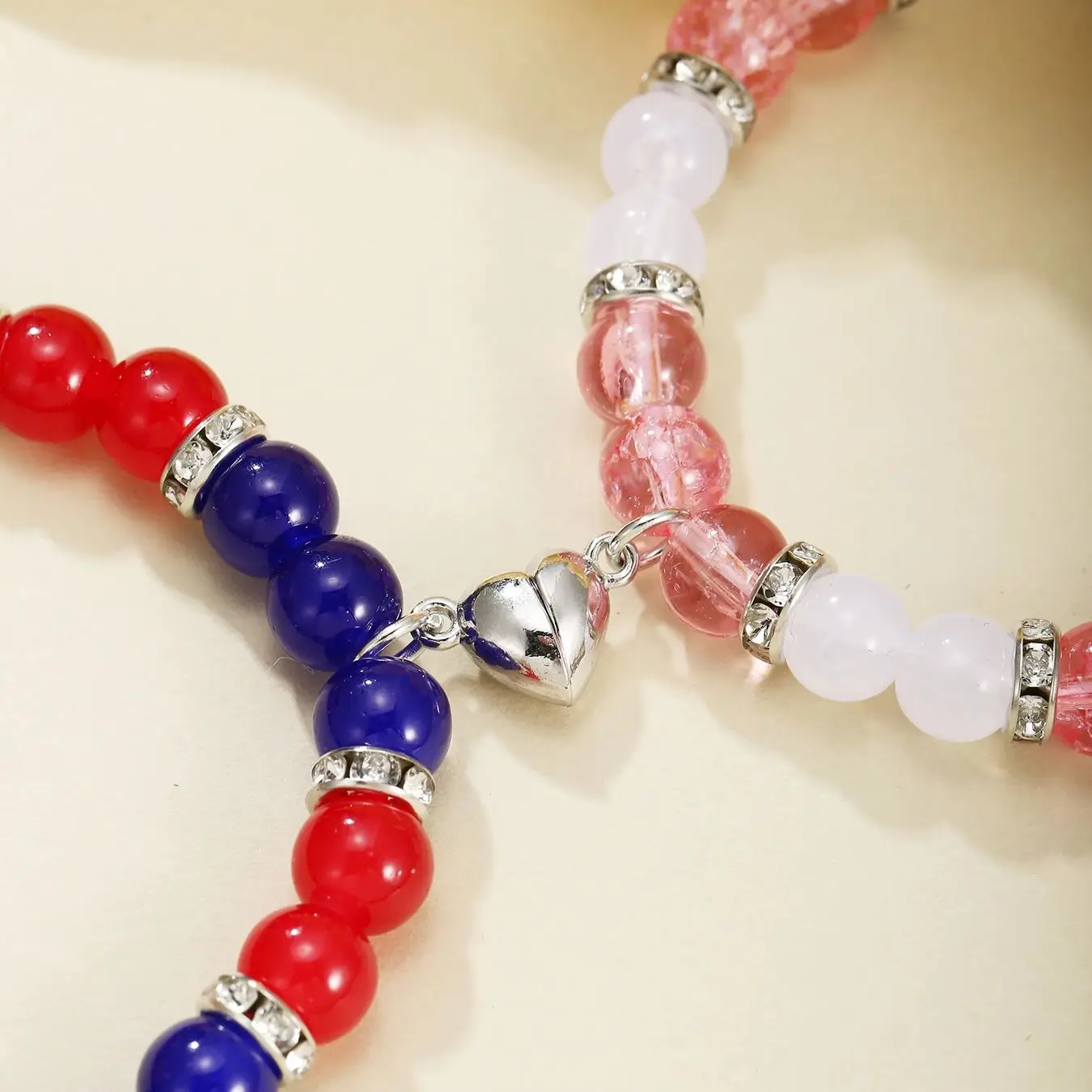 2 pcs of Spider and Cat Pendant Heart Shaped Magnet Bead Elastic Couple\'s Bracelets, Bff Trendy Jewelry Gifts