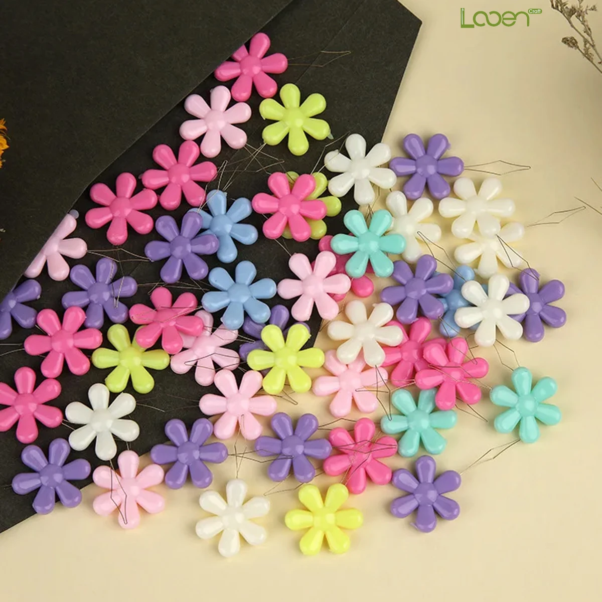 

1pcsCandy-colored flower threaders, cross-stitch tools, sewing machine threadersRandom color