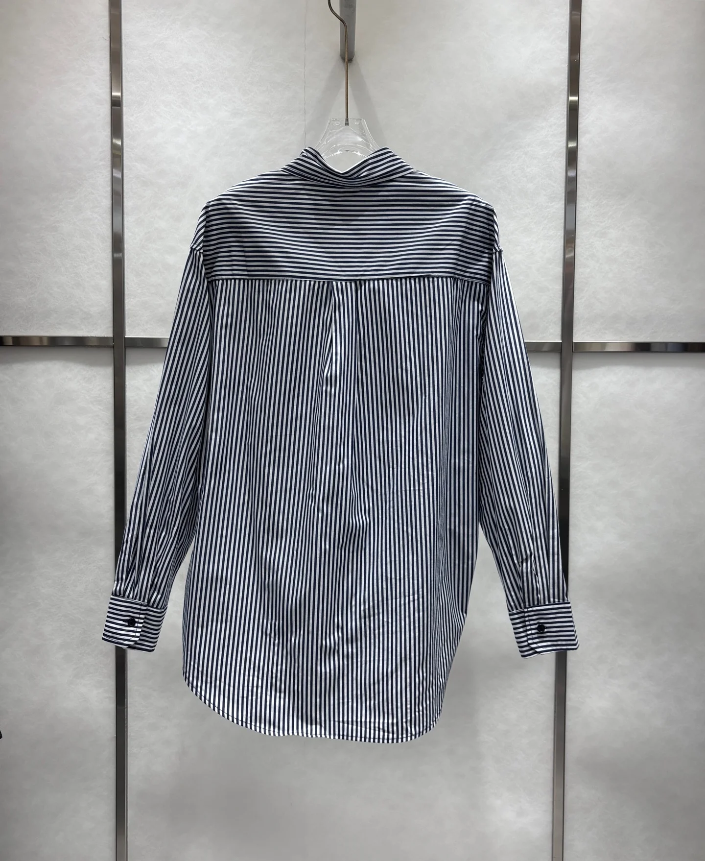 

2025 Autumn/Winter New Women's Blue Striped Shirt