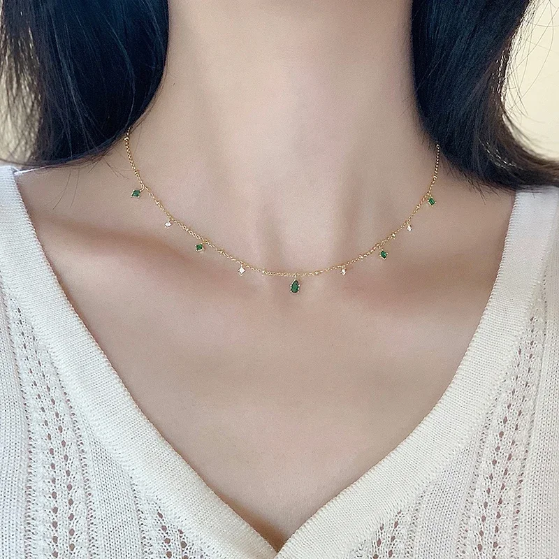XIYANIKE – collier rétro en strass incrusté d'émeraude pour femme, tempérament Simple, chaîne de clavicule de couleur argent exquise, cadeau Oже