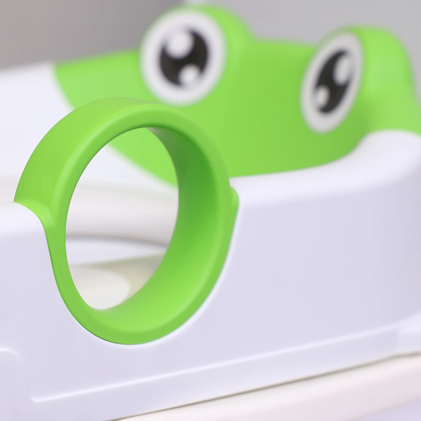 Siège de toilette d'entraînement de pot de bébé de coussin doux avec l'échelle de tabouret d'étape conception écologique