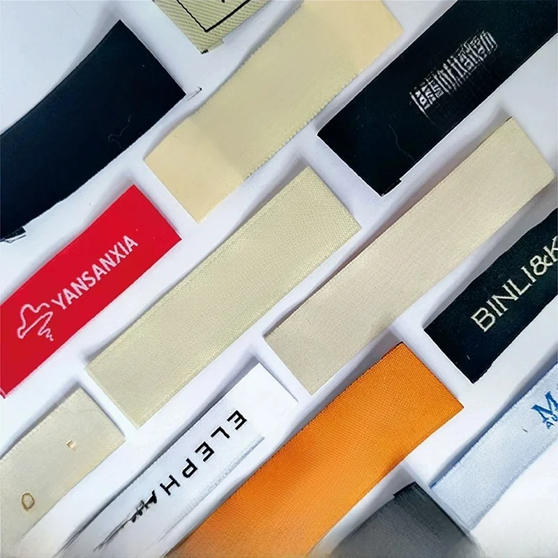 Aangepaste kleding van hoge kwaliteit Kledingstukstoflabels Groothandel kleding met hoge dichtheid Damast geweven label Op maat geweven labels - afbeelding 2