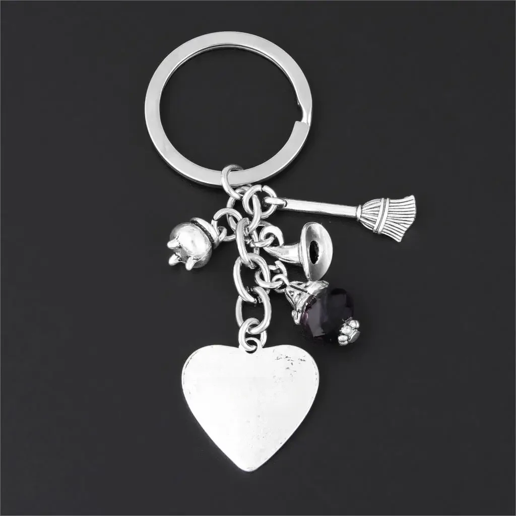 1Pc Halloween czarodziej czarownica brelok miotła fioletowy wisiorek z koralikami brelok Fit torebka samochodowa biżuteria dostaw E2700 — zdjęcie 2