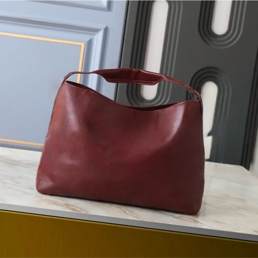 

2026 New Women's Handbag/Crossbody Bag, Large Capacity, Nine Colors Available, Red, 36-24-12cm