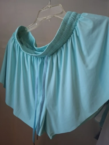 Foto de una compradora con Falda Pantalón Match