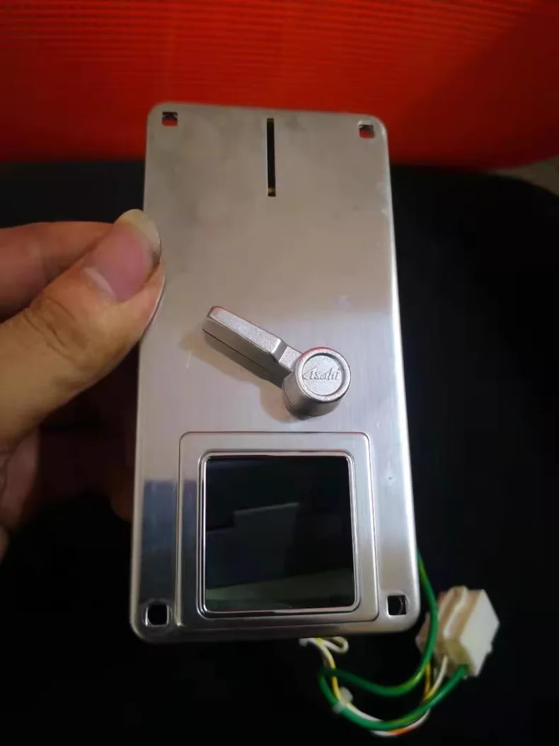 

Японский Asahi Seiki 730-AB, аркадный механический акceptor Sega с боковым креплением и кабелем, поддерживает 100 монет Yen, новинка 80% года