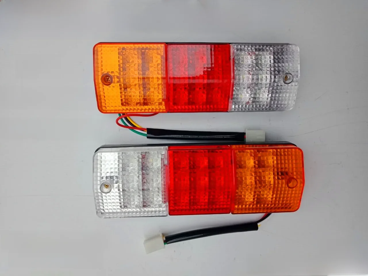 2 pçs 12v48v60v carro led kits de luz da cauda 12v 24v lâmpada sinal volta traseira para rv campista
