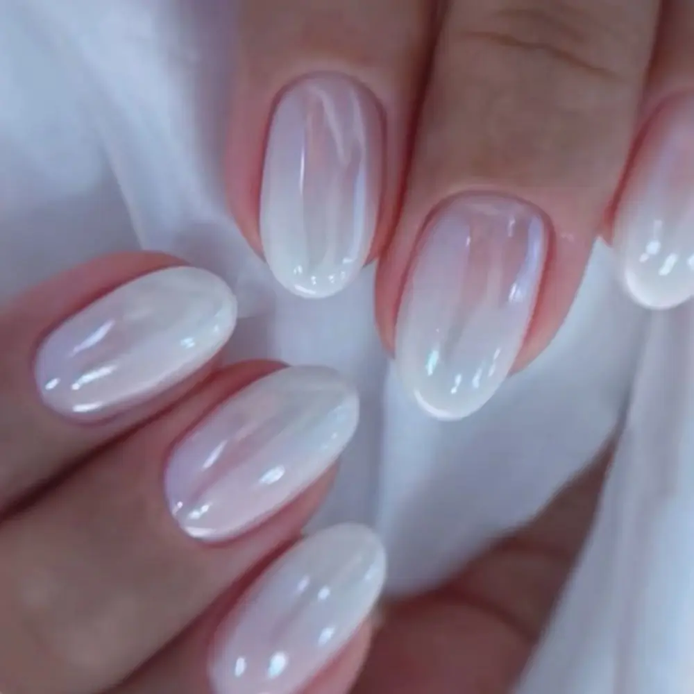 Faux ongles français dégradé blanc, 24 pièces, tête ovale courte, jolis pointes d'ongles, Art brillant, strass scintillants, bâton sur les ongles