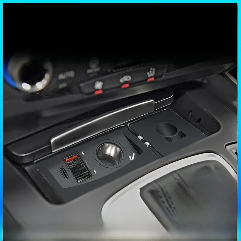 Do Audi A4 B8 A5 A4 Allroad S4 RS4 Q5 SQ5 8R S5 RS5 Ładowarka samochodowa USB Szybkie ładowanie Gniazdo zapalniczki Rozgałęźnik QC3.0 TypeC — zdjęcie 2