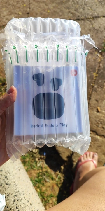 Xiaomi Redmi Buds 6 en uso