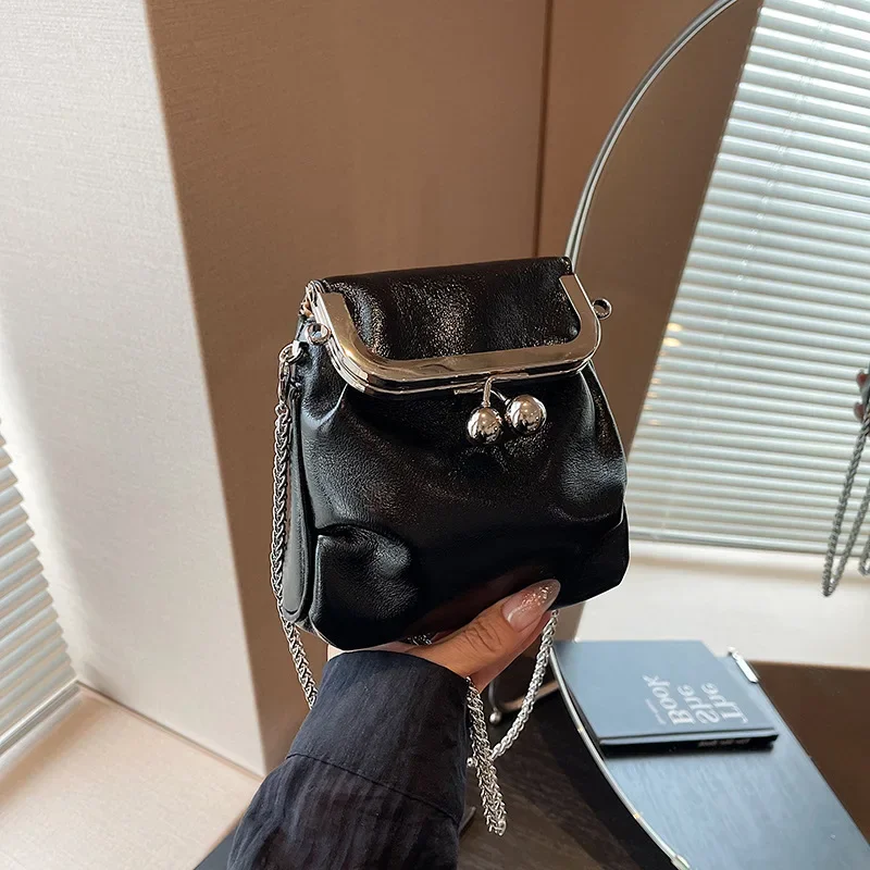 Ruched Clip Bag Shoulder Bag Soft PU Leather Crossbody Bags for Women Luxury Kisslock Frame Bags Coins Lipstick Women Handbags — zdjęcie 2
