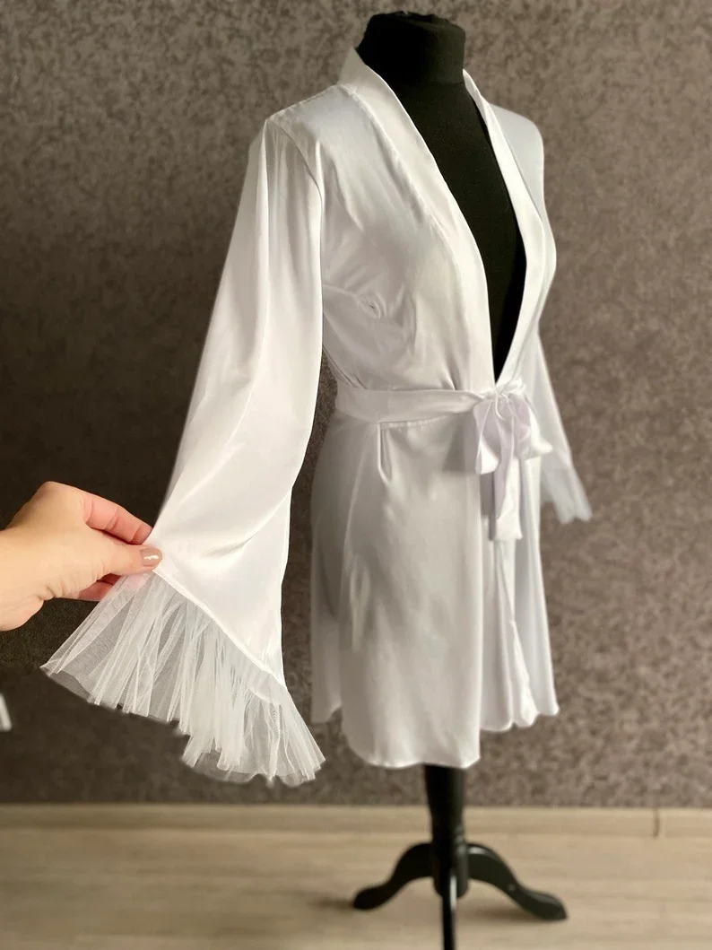 White Bridal Gown with Lace Tulle Robe Luxury High Grade Bathrobe Sexy Nightwear Women\'s Robe Silk Satin Pajamas Bride Dressing