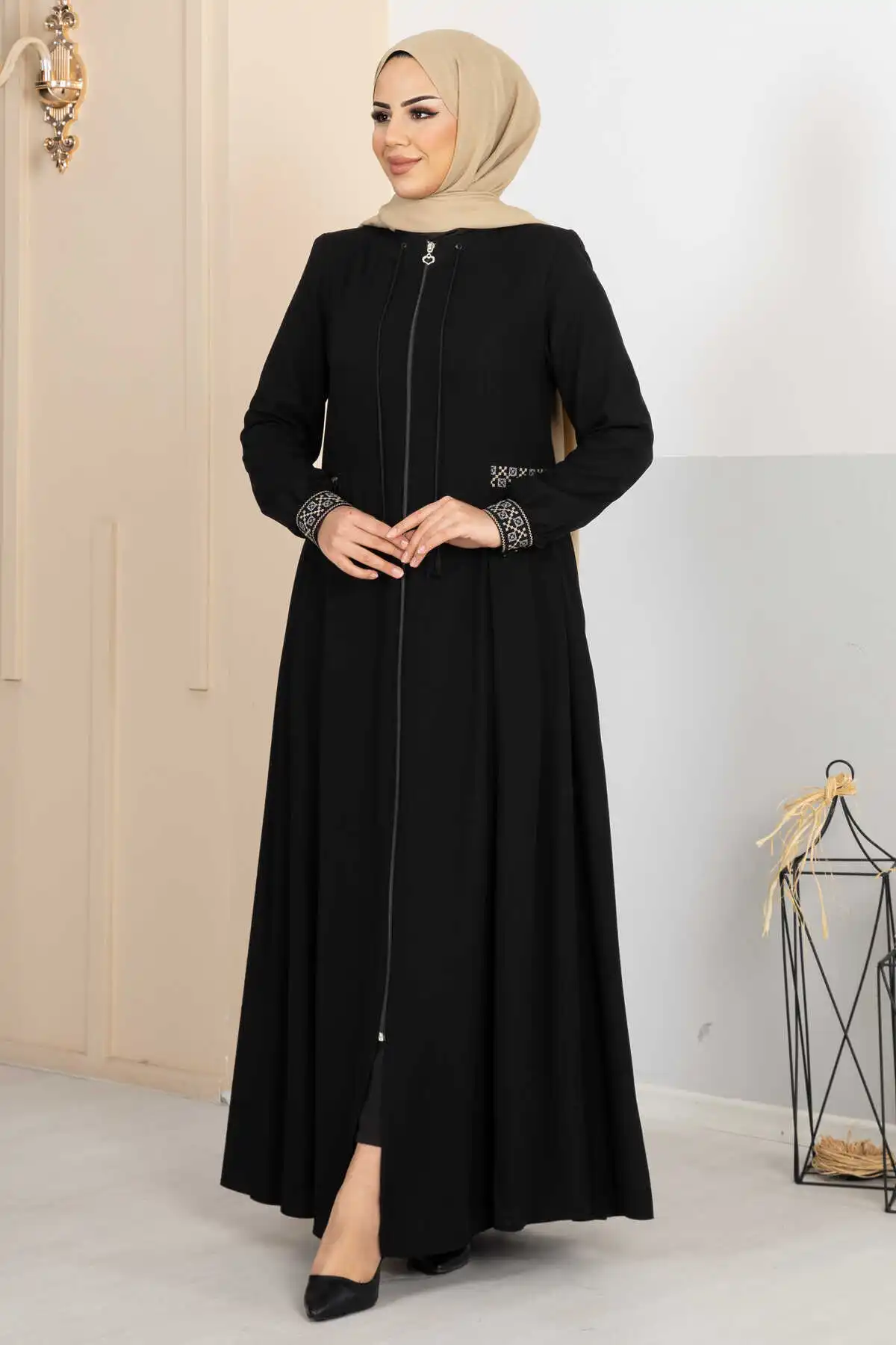 Women Long Sleeve Abaya Muslim female dress Side Pleated Embroidered Hijab Maxi Kaftan Female Dress Zippered Abaya Turkey Dubai