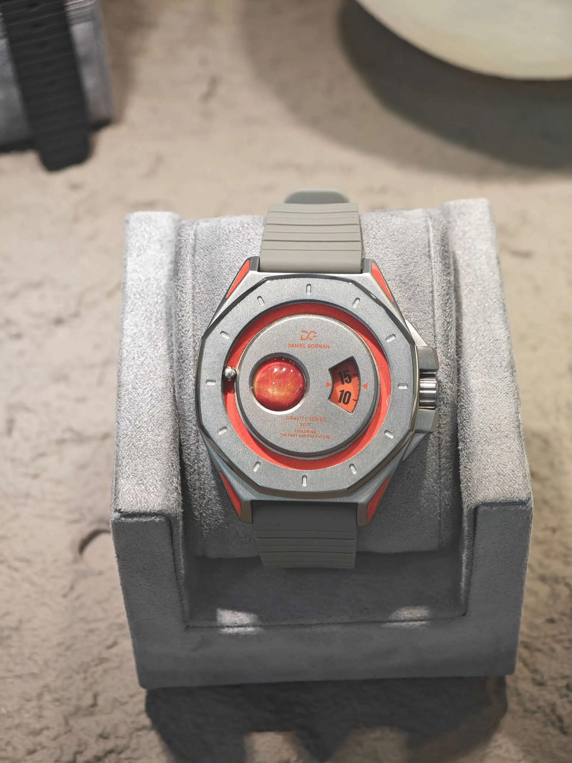 

DANIEL GORMAN Luxury Men's Watch Planetary Design Calendar Night Light Waterproof Men's Clock Stainless Steel Men's Quartz Watch