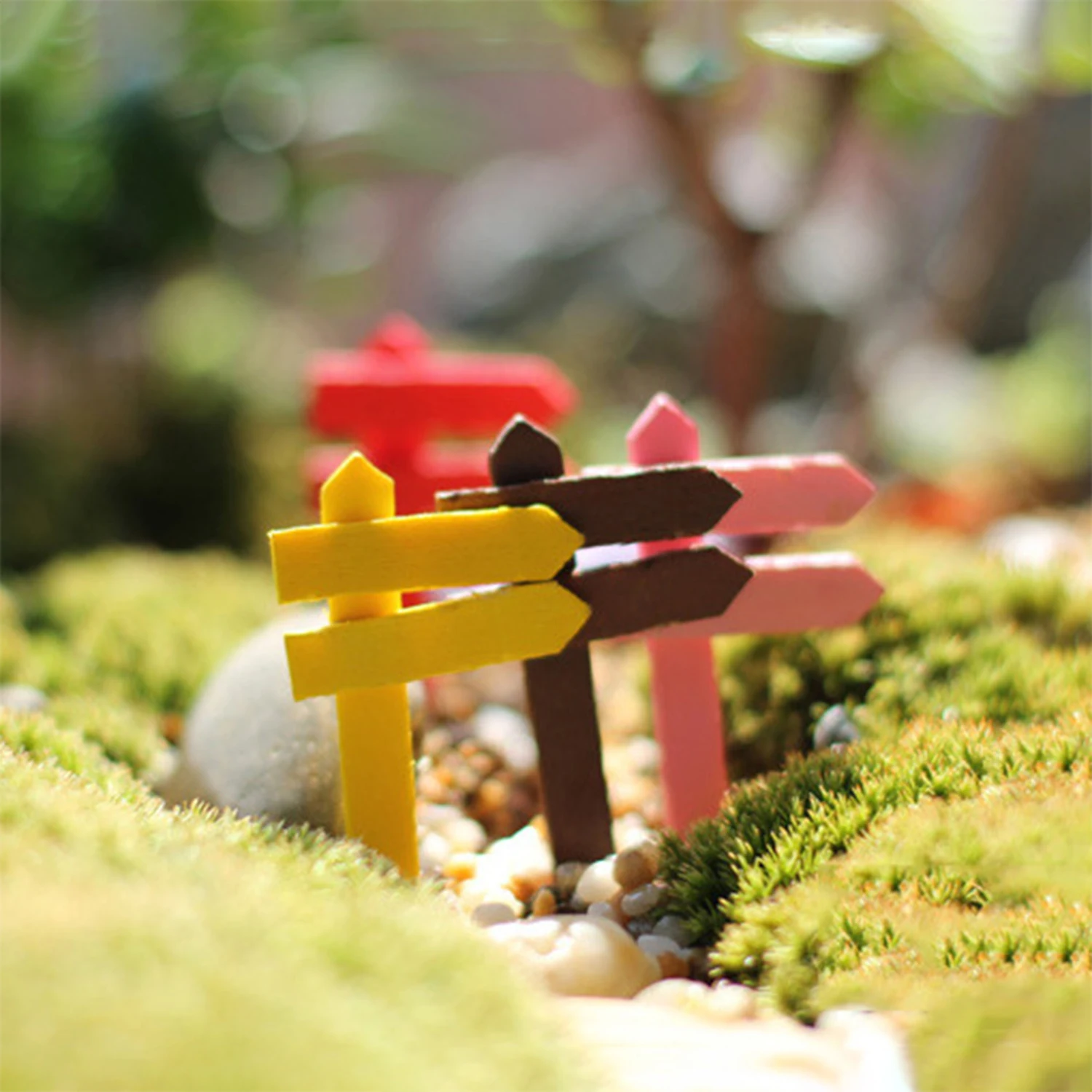 Enchanting little Fence Bits for Garden Creativity and those cheerful Micro-Landscape DIY vibes