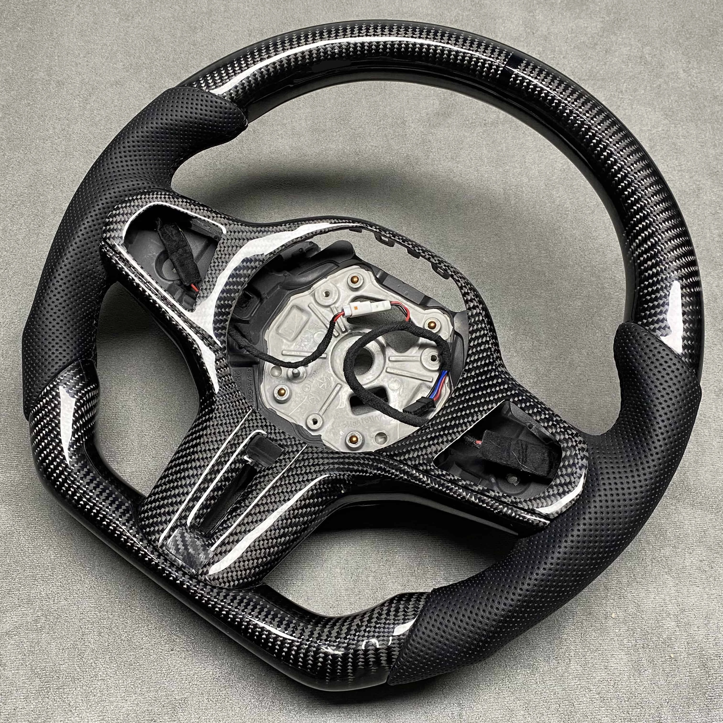 For BMW F95 F96 G20 G30 G22 G01 G02 M3 G80 M4 G82 M5 F90 M8 X3M X4M X5M X6M F40 F44 F97 custom carbon fiber steering wheel