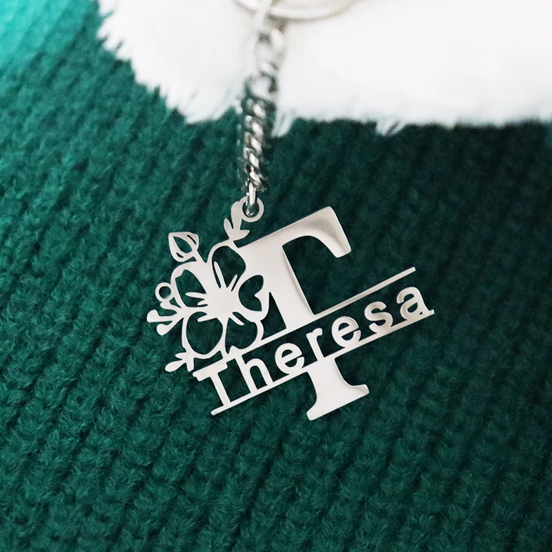 

Custom Initial Keychain With Name Personalized Name Flower Pendant Jewelry Gift For Women Stainless Steel Mothers Day Gift