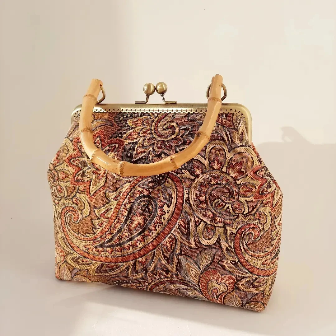 

Lost in Vintage Tapestry Handbag with a bamboo Handle 21x26x8cm Paisley Pattern Plus Purse Clutch Handbag Large Purse Clutch