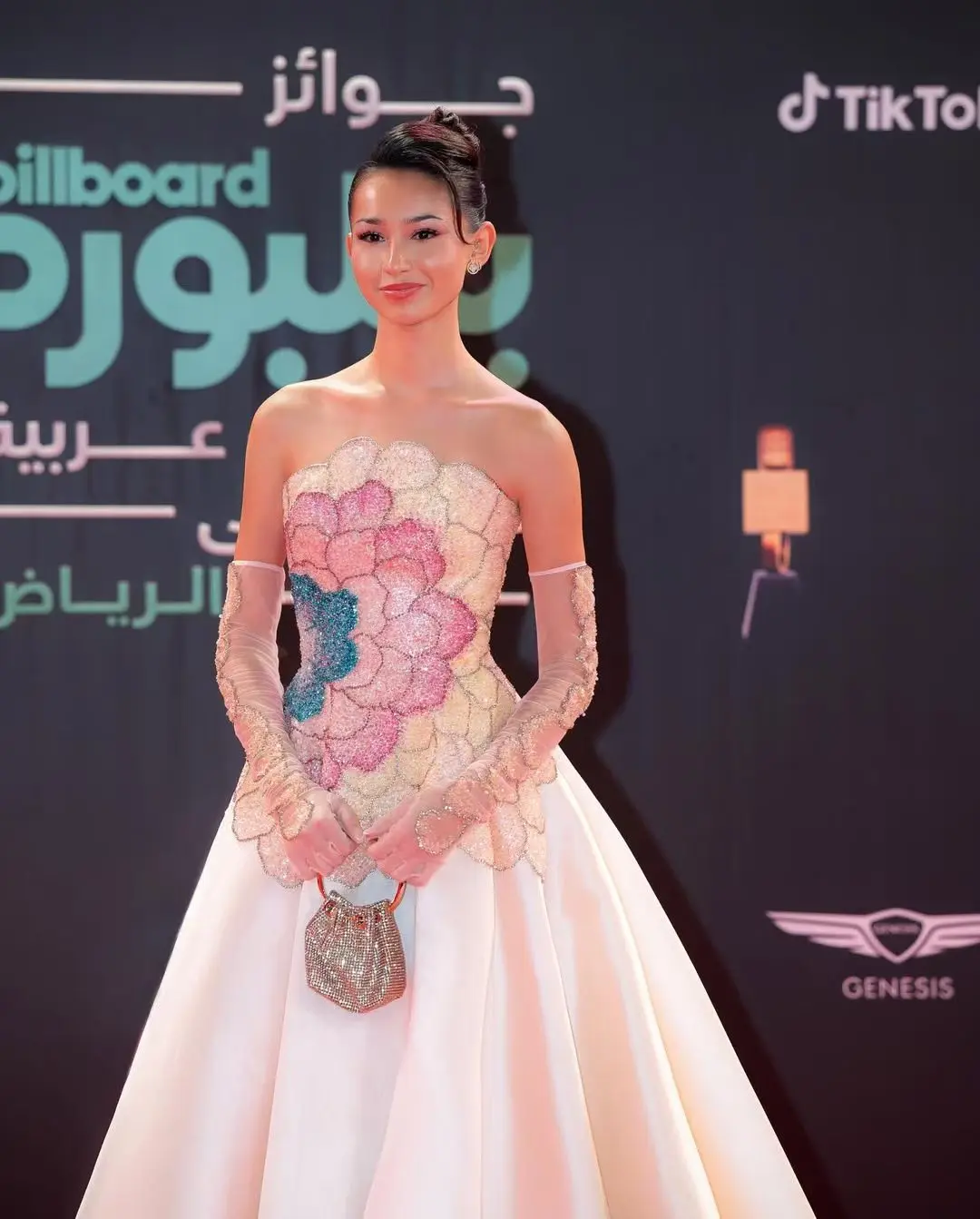 شاليمار تشانغ فستان سهرة ذهبي سخية دبي للنساء حسب الطلب