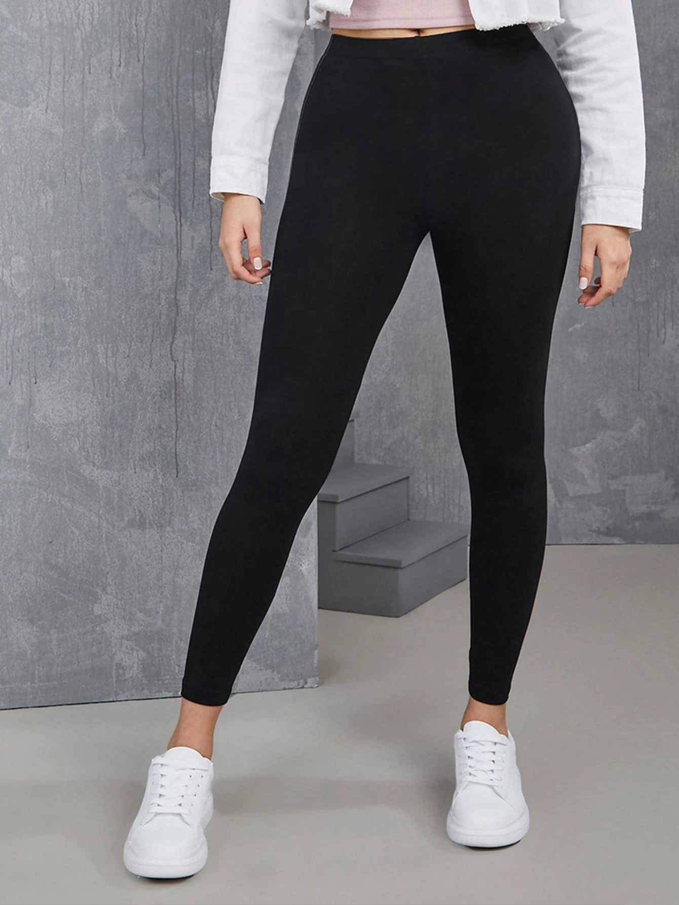 Women\'s slim-fitting leggings for basic daily wear close-fitting, comfortable and tight solid color and low luxury