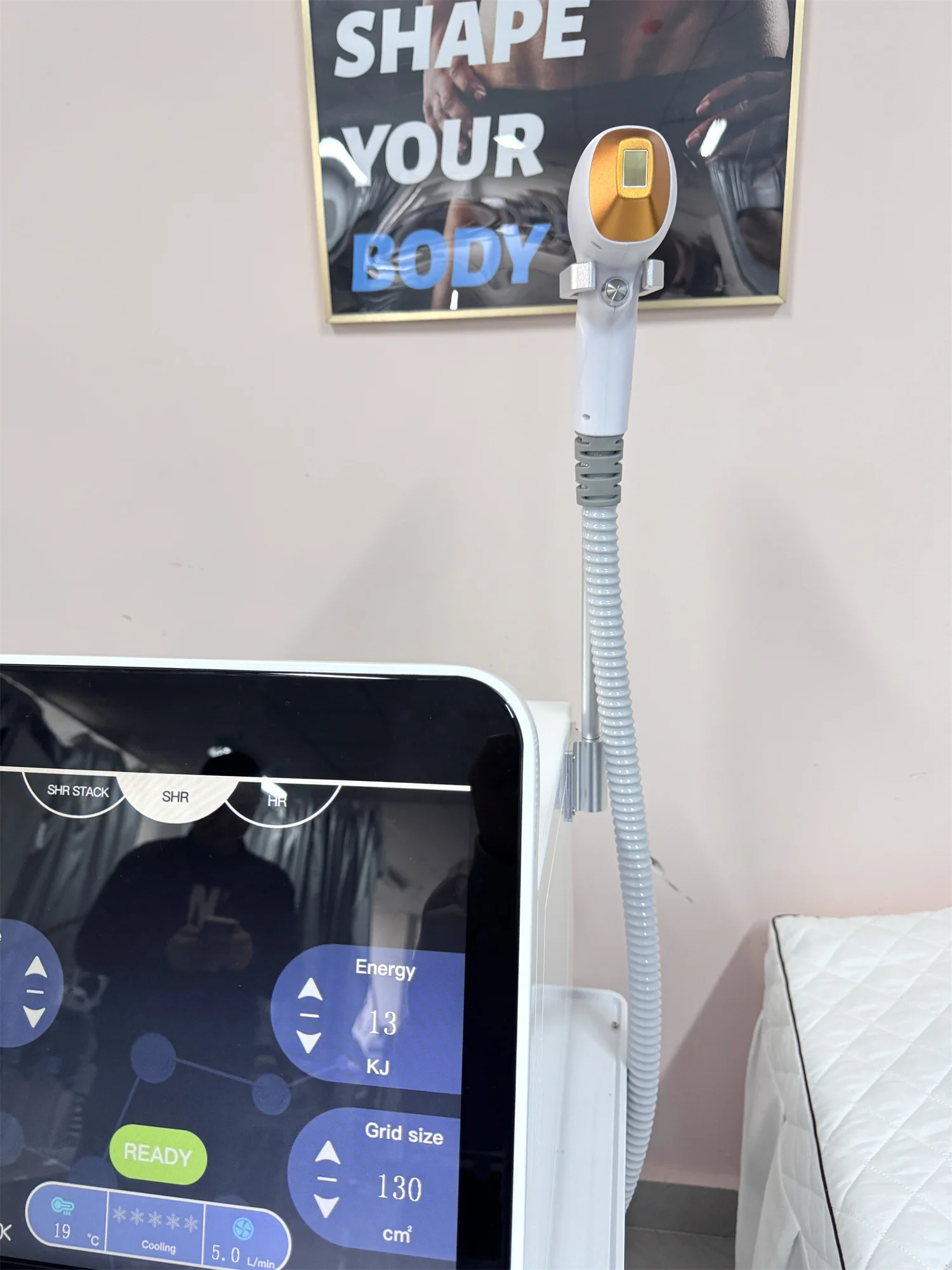 

4000W Powerful Alexandrite Ice Platinum Laser Epilator Professional Diode Laser Machine Permanent Hair Remover for Woman