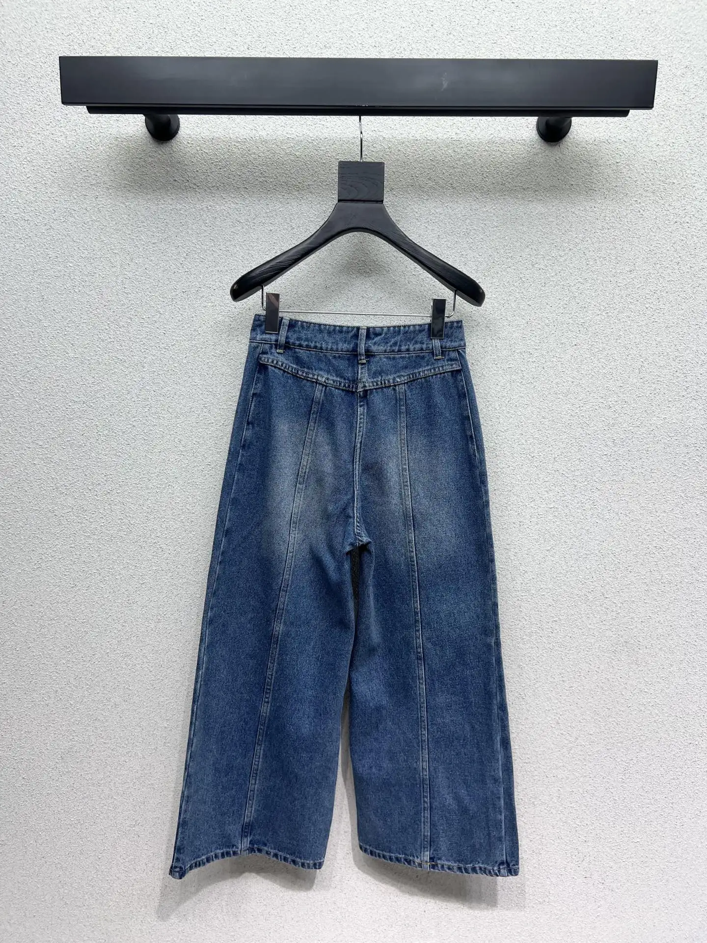 Spódnica ołówkowa z denimu z haftem, nowy wzór na wczesną jesień 2025 dla kobiet 5D24