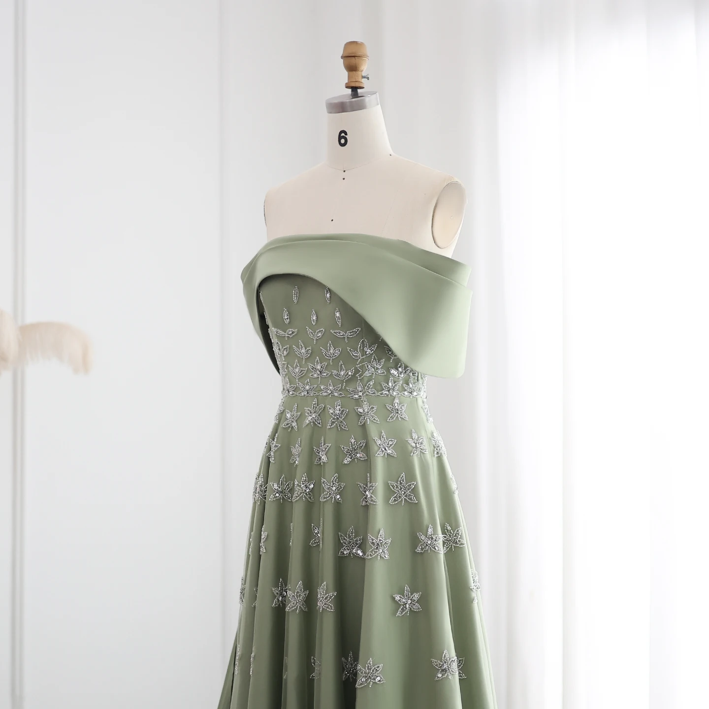 Sharon Said Luxuriöses gelbes Satin-Abendkleid aus Dubai mit Cape, schulterfrei, für arabische Frauen, Hochzeitsfeierkleider SS455, maßgeschneidert – Detail 39