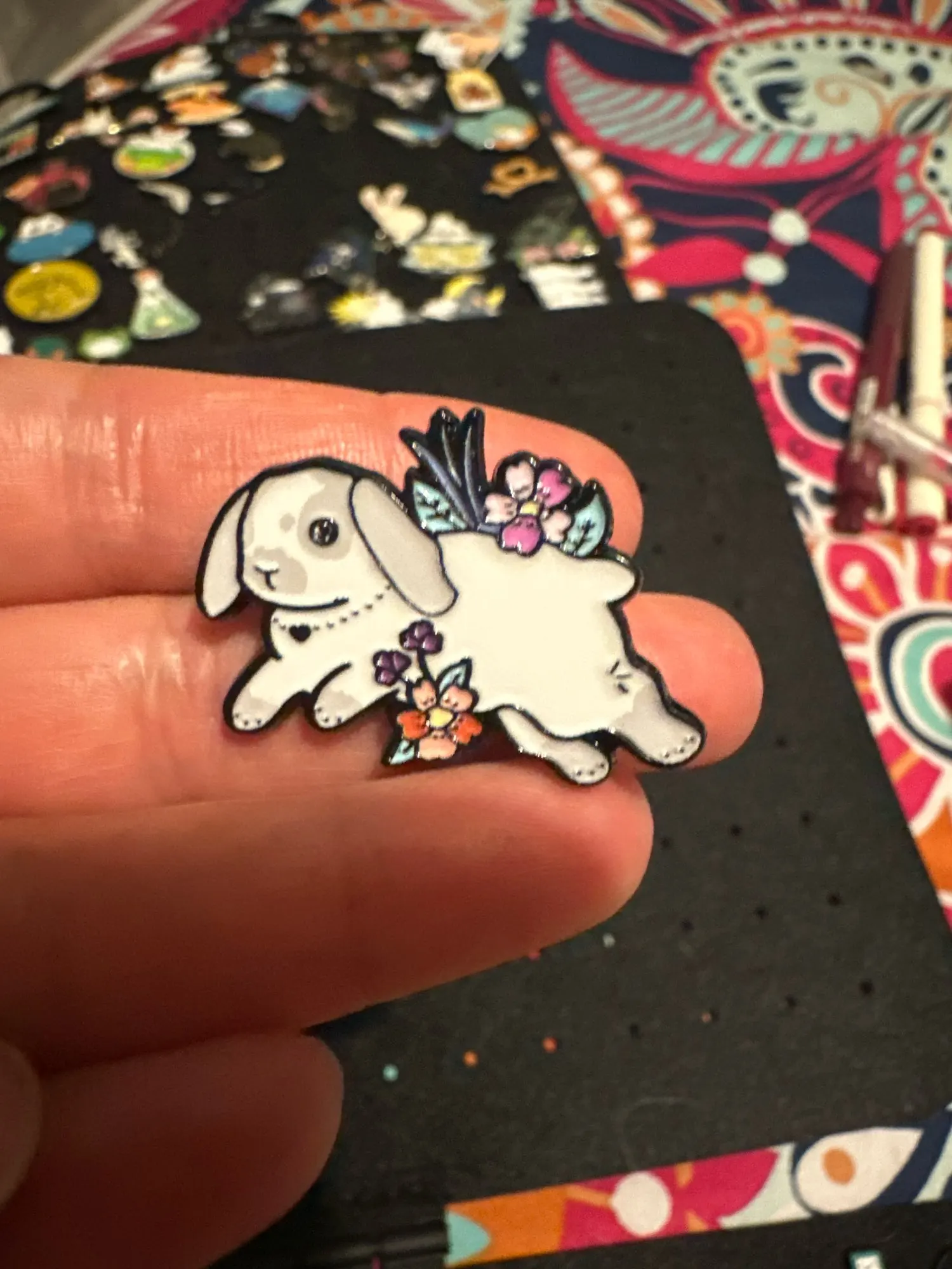 Cute Animal Rabbit Flower Design Men's and Women's Brooch Pin,Clothing, Bags, Hats, Bags, Clothing Accessories，Party Gifts photo review