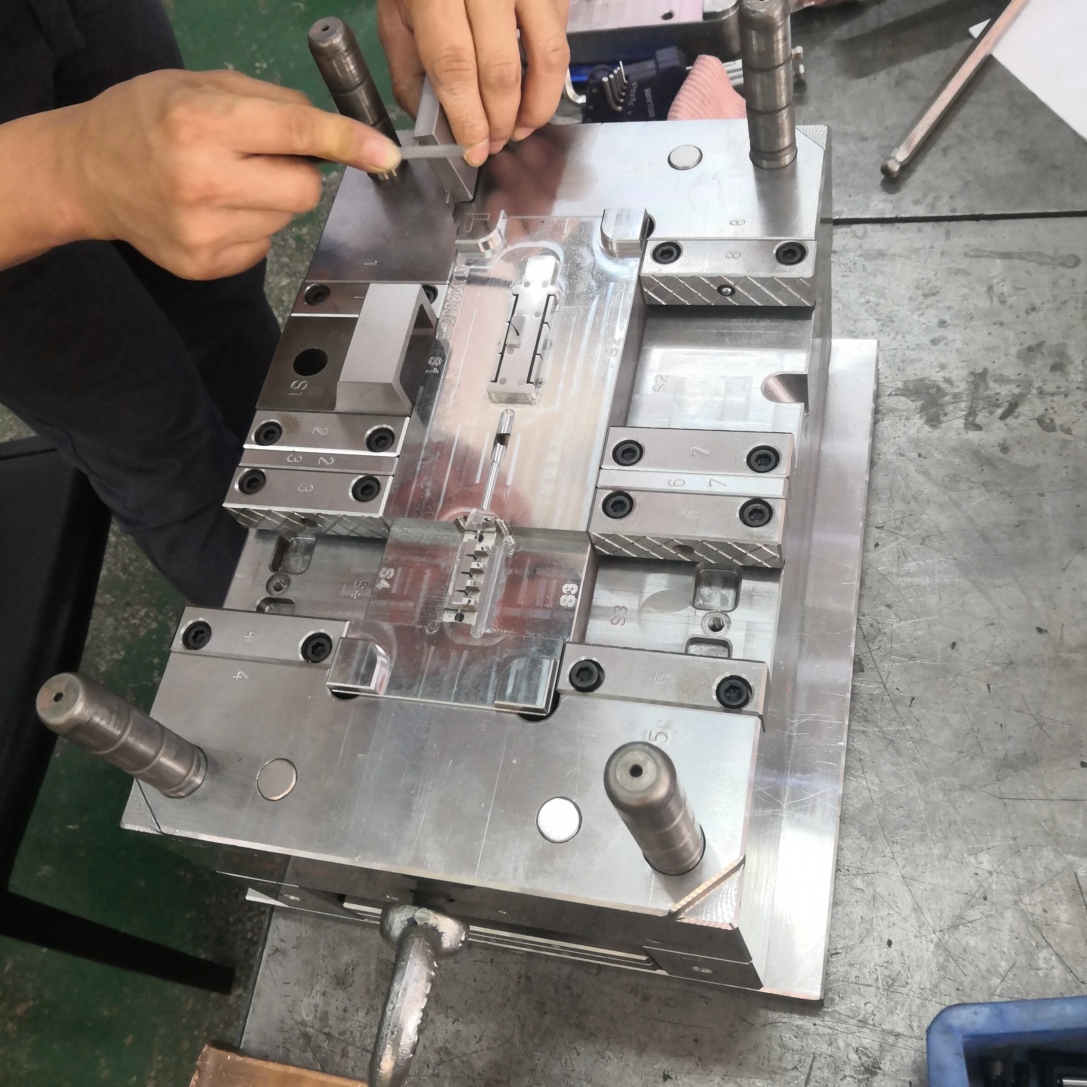 Manufacture A Plastic injection Molded ABS Table