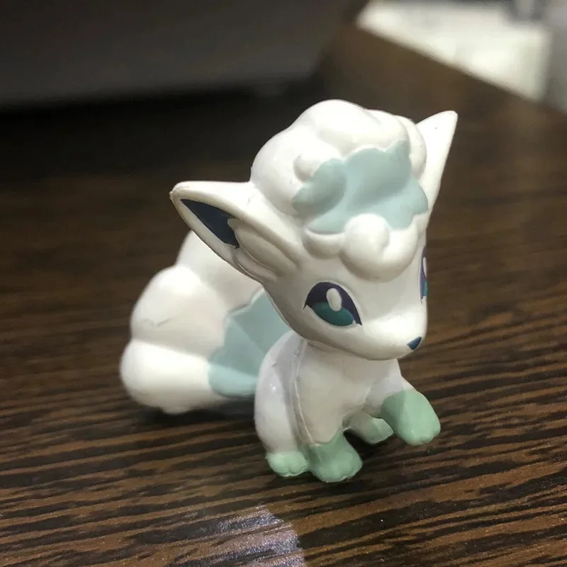 Figurines d'action Pokemon Vulpix, 4cm, Mini modèle de jouets pour enfants, breloque, jouets de loisirs, cadeau