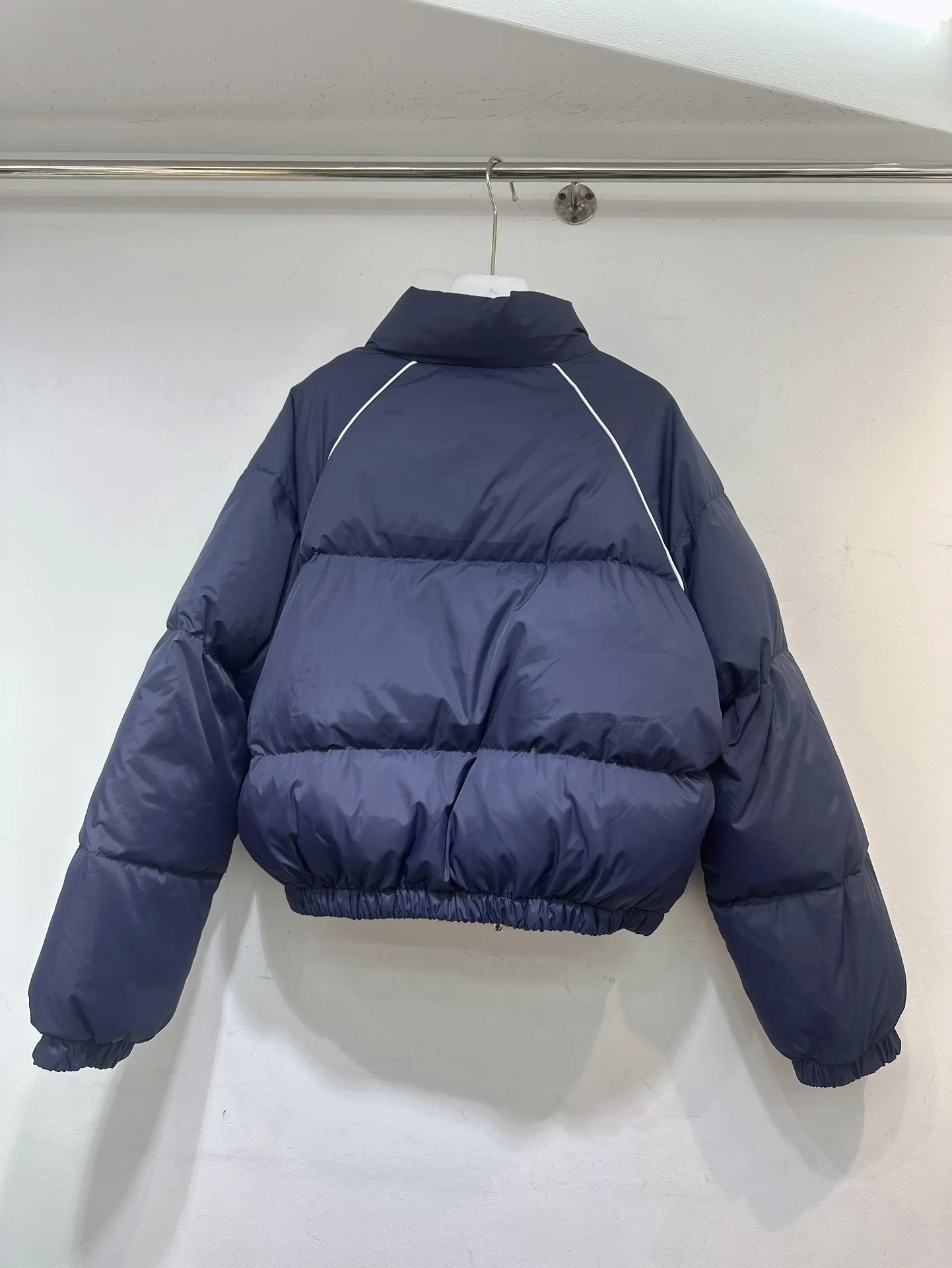 

2025 Winter New Style Women's Button-Up Letter-Printed Short Sleeve Cotton Coat