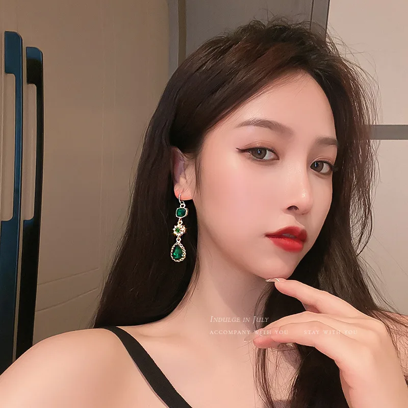 Fashion European and American green water drop earrings light luxury temperament long tassel atmospheric earrings