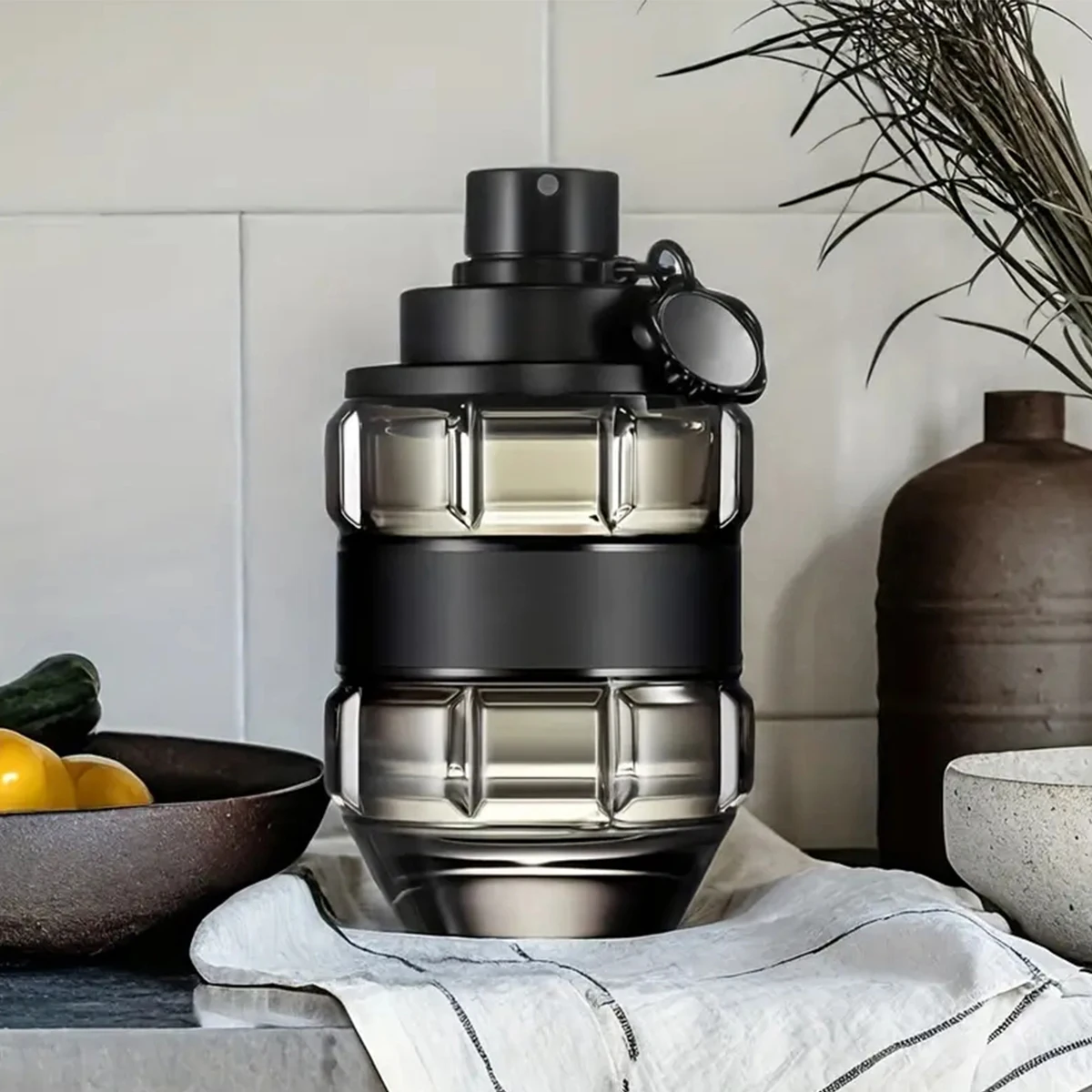 عطر فيكتور آند رولف للرجال 3 أونصة، 90 مل. رائحة جيدة. للرجال من جميع الأعمار. للاستخدام اليومي والهدايا وأعياد الميلاد والتمر