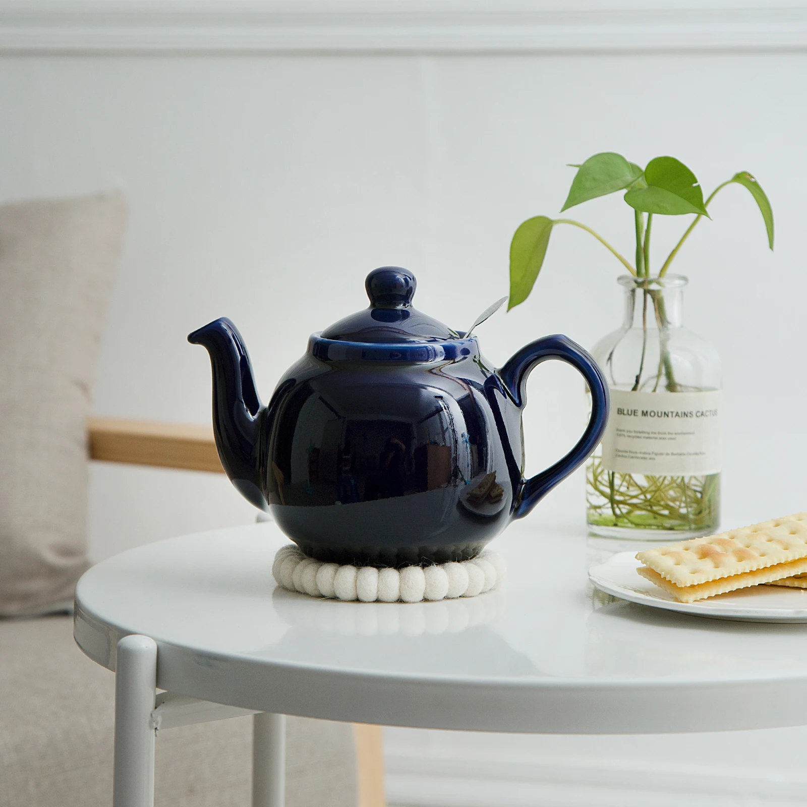 London Pottery Farmhouse Ceramic Teapot Cobalt Blue English British Coffee Teapots with Infusers for Loose Tea Cute Tea Pots Set