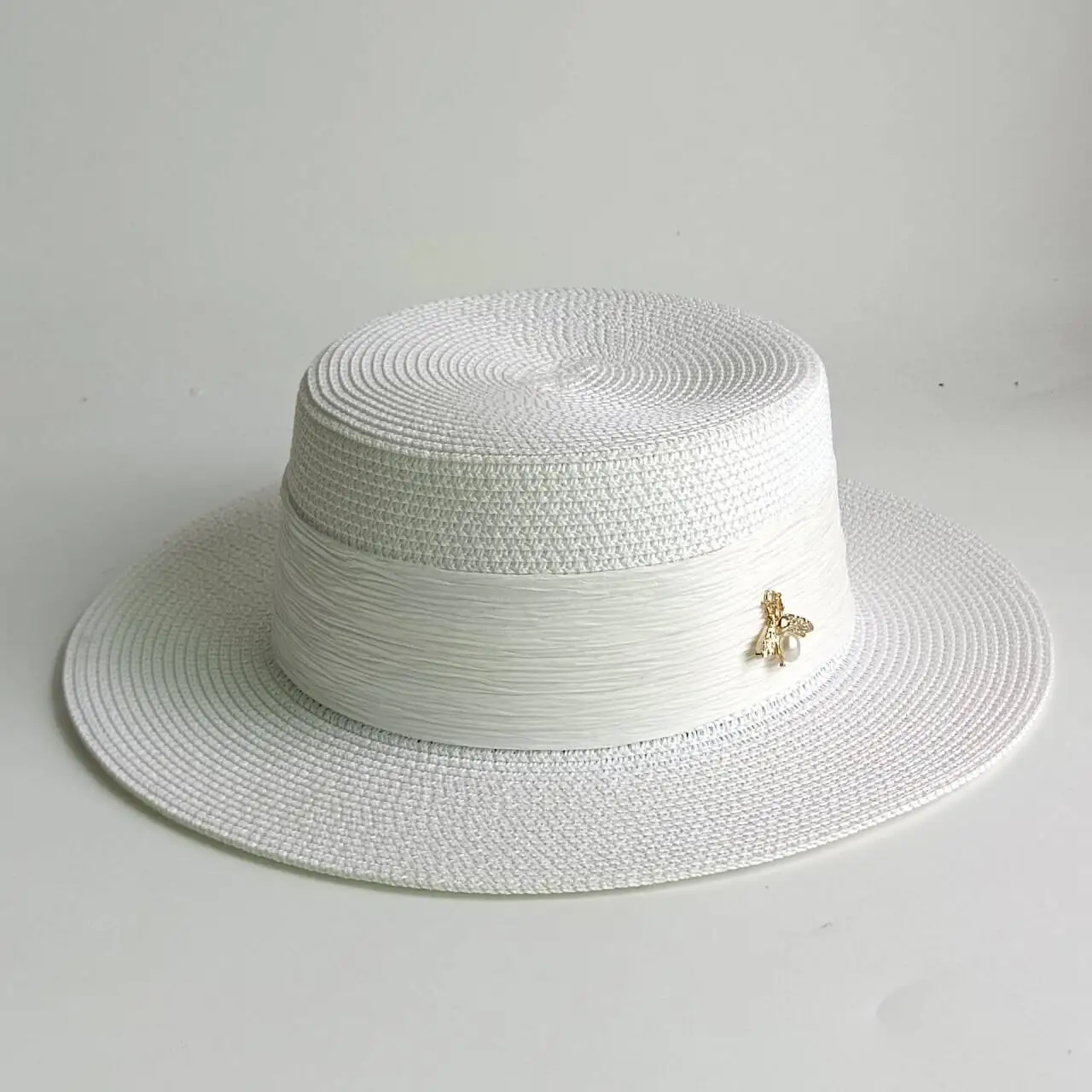 Women's Summer Elegant Bee-Decorated Flat Brim Straw Hat Vacation Sun Protection Boat Hat Factory Wholesale Price