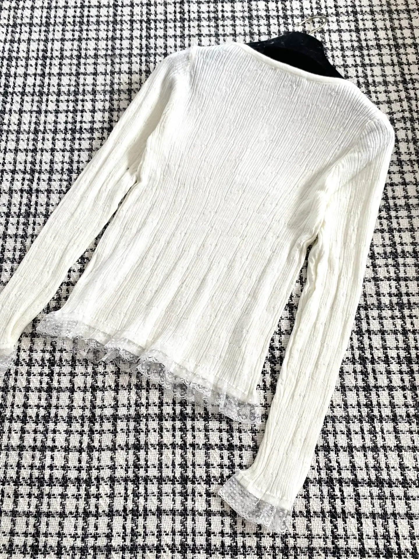 

New Autumn Women's Knitted Sweater Long Sleeved Solid Color Lace Fashion High Quality 2025 Female Top XUAN-MJ0160