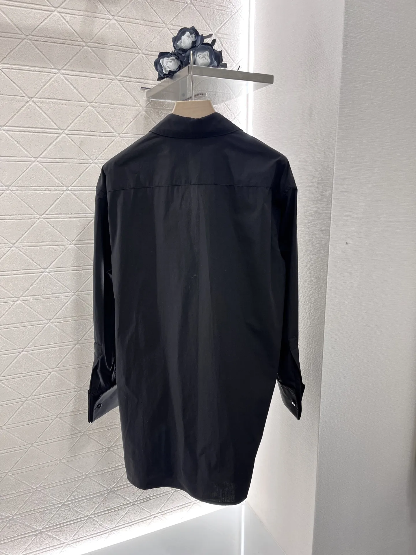 

2025 Spring/Summer New Women's Long Sleeve Waist up Shirt Looks Thin Versatile Featuring a Fashionable Collar Fold Design WYY-94