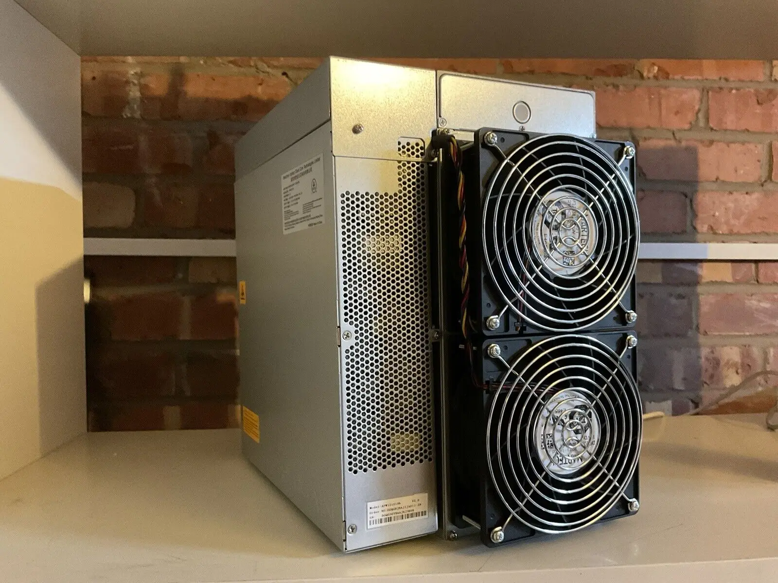 اشتر 3 واحصل على 2 مجانًا من Bitmain Antminer S19 Pro 110TH - SHA-256 - Bitcoin Miner: Electronics