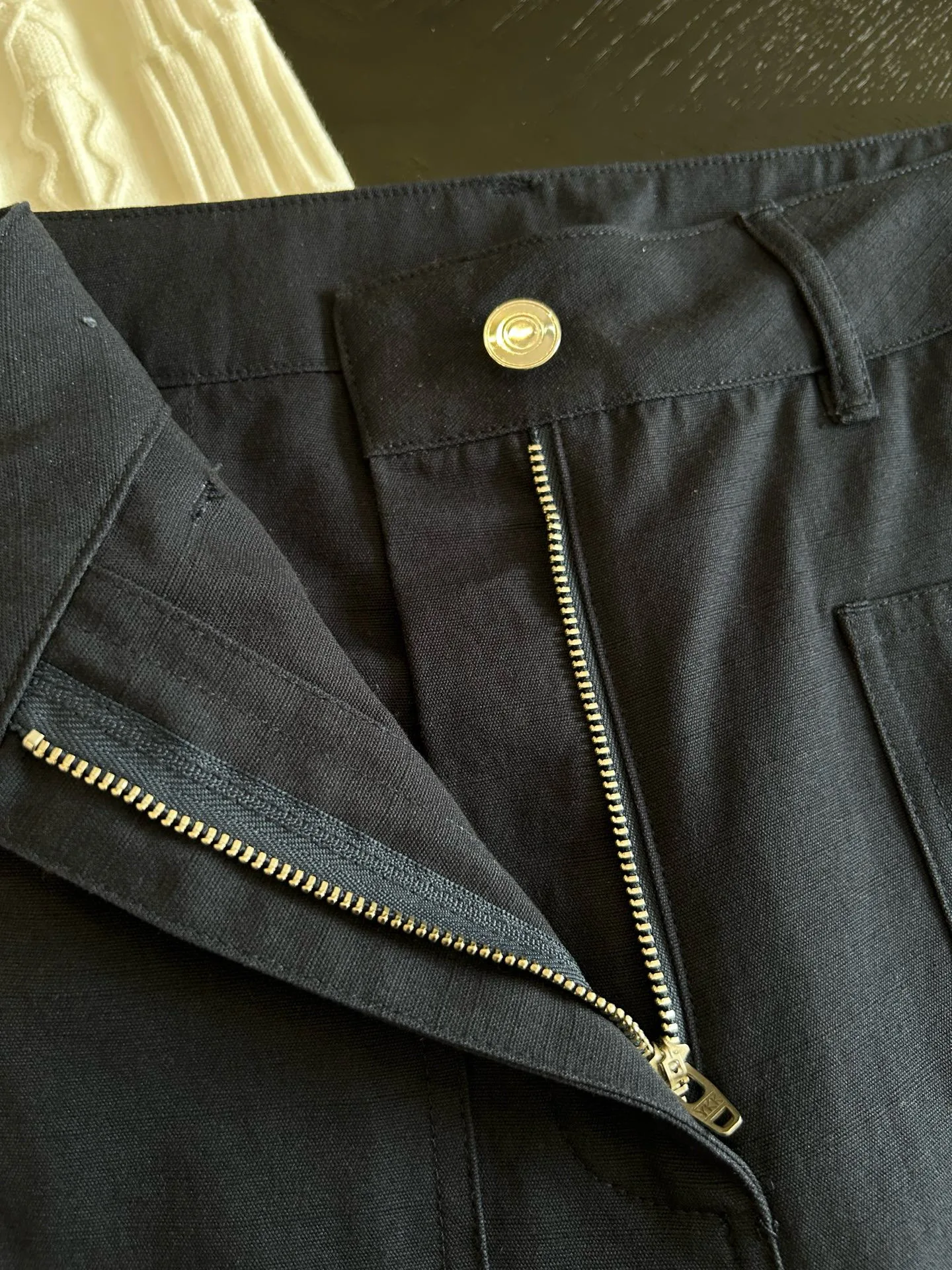 Zomerse klassieke damesbroek van katoen-linnen in effen kleur