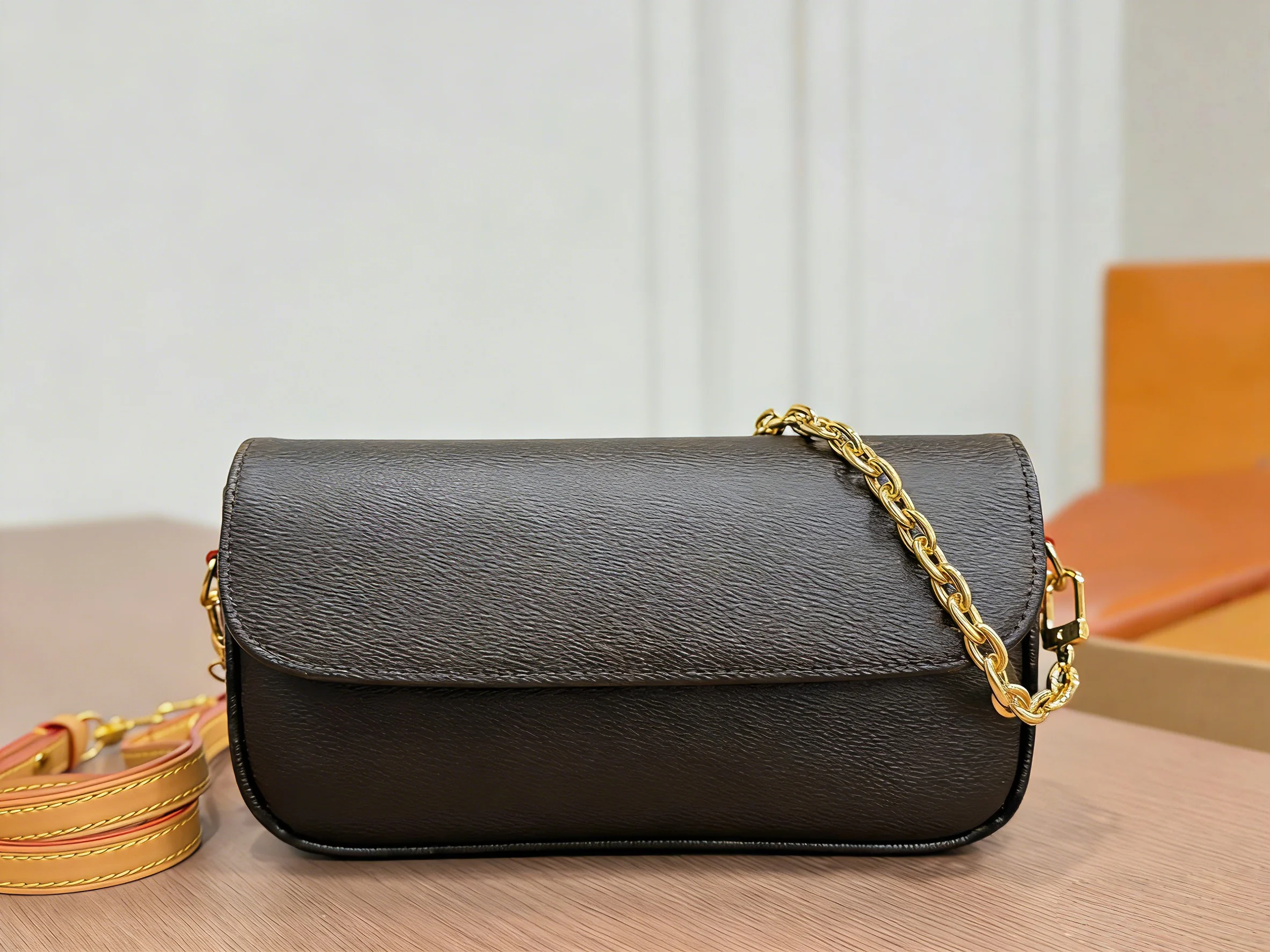 

Новая модная универсальная маленькая квадратная сумка через плечо с цепочкой и одним ремнем, 22*11 см, коллекция 2026 года