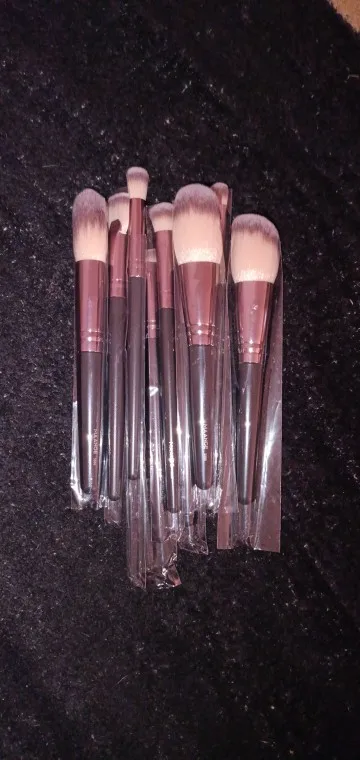 Maange 9Pcs Foundation Makeup Brush Set Cosmetic Powder Highlighter Eyeshadow Blending Beauty Tools Dense Soft Bristle Brushes photo review
