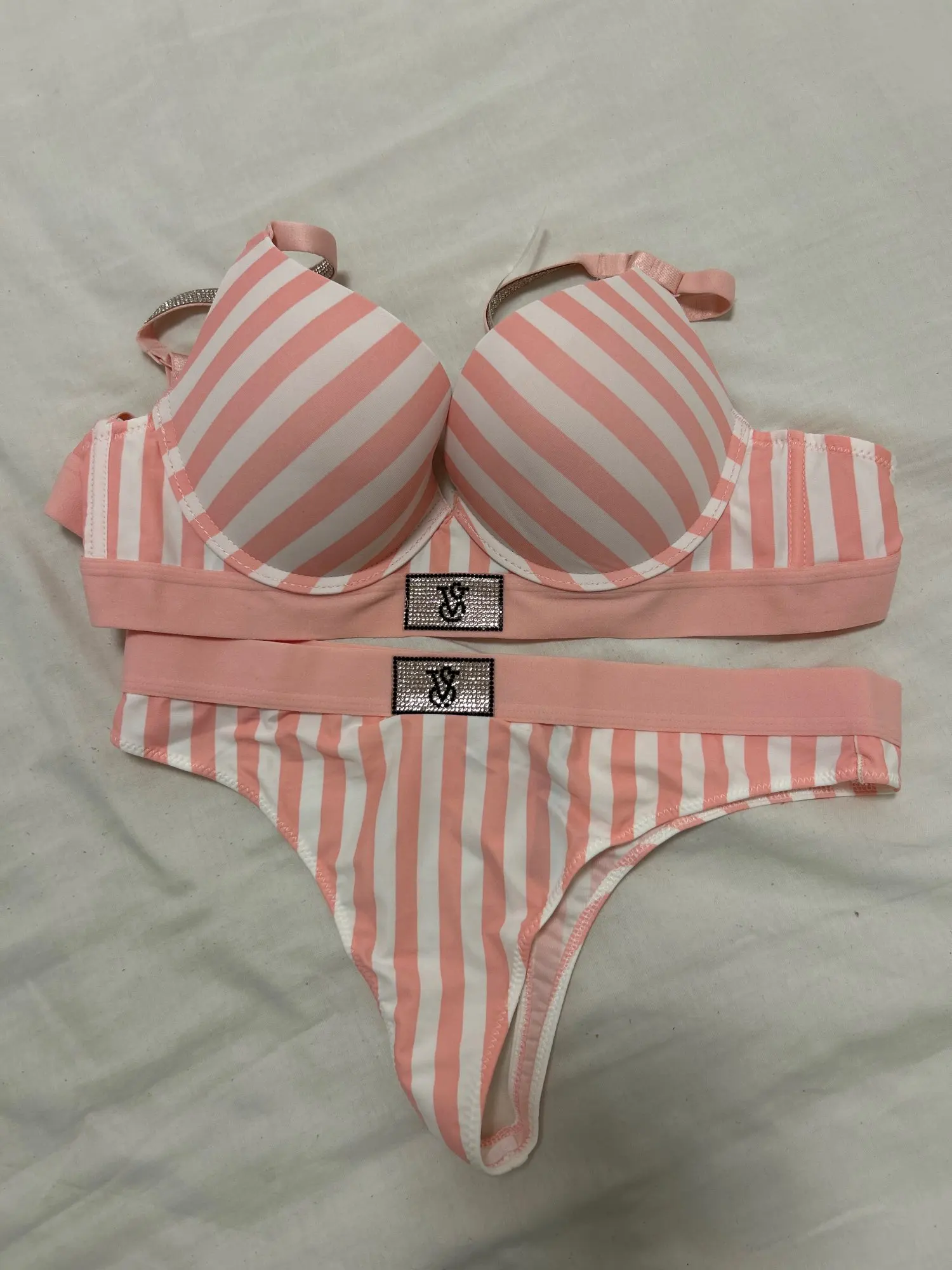 Victoria s Secret Women Push Up Wireless Comfortable Everyday Lingerie Underwire Seamless Lace Bra And Panty Set photo review