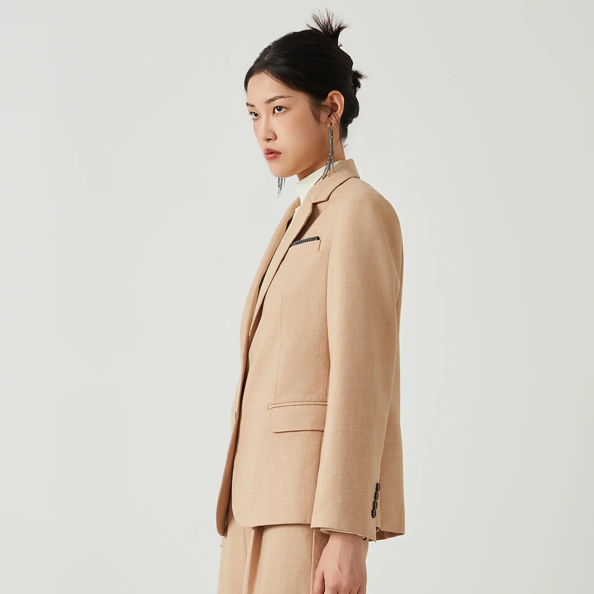 

K2613W Designer Style Women’s Wool Blazer Minimalist Premium Fabric Office Fashion Suit Coat