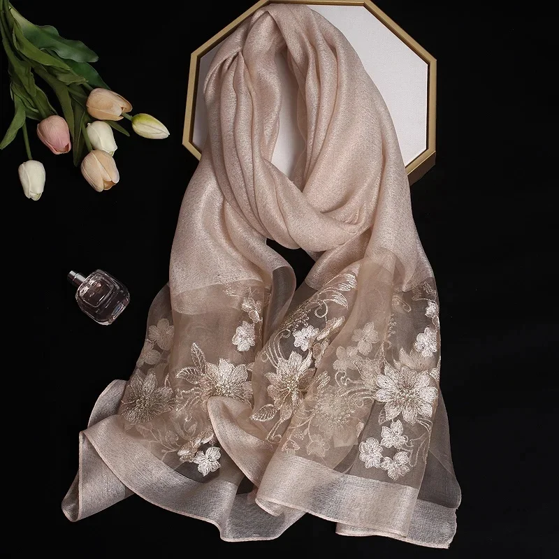 Foulard châle en soie de luxe pour femmes, Design brodé de fleurs, enveloppes Hijab, Bufandas, Foulard féminin, 2024