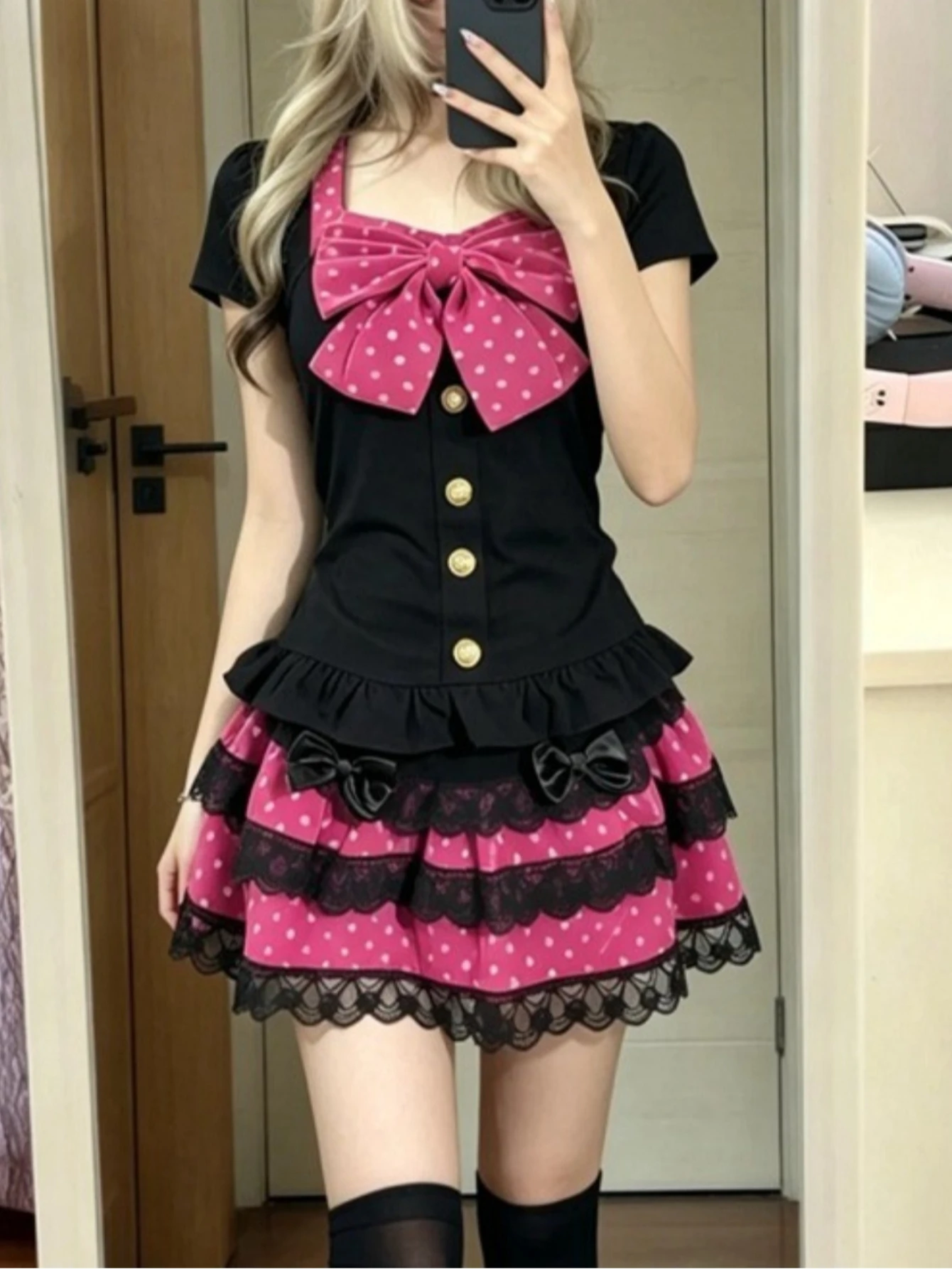 Y2K Cutecore Polka Dot Rock 2-teiliges Set, koreanisches Lolita-Oberteil mit Schleife und Kuchen-Spitzen-Minirock, Kawaii Gyaru-Style, 2000er Jahre, Alt-Kleidung – Detail 3