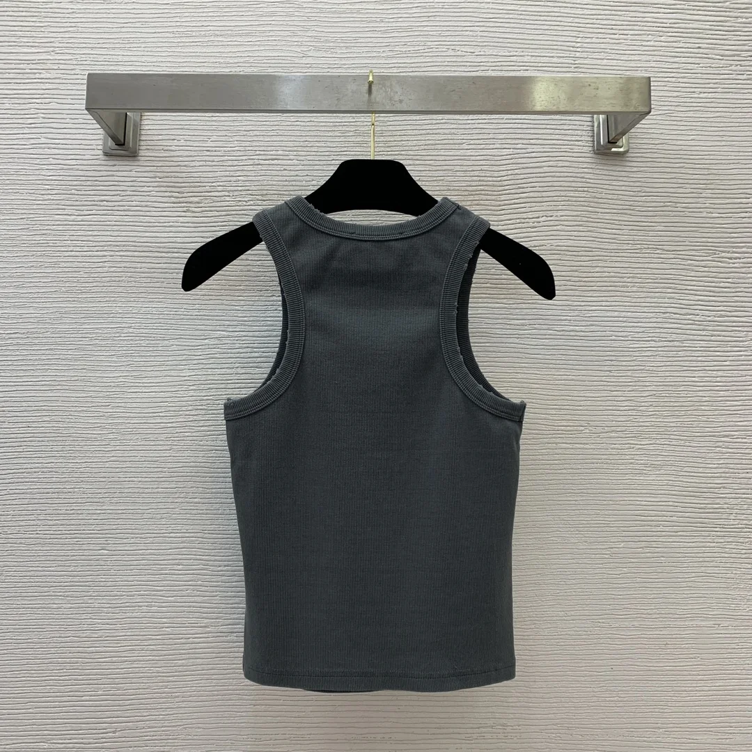 ملابس نسائية صيفية جديدة على طراز شارع العليا تصميم حافة فتحة حروف من القطن الخالص برقبة دائرية بدون أكمام تي شيرت متماسك