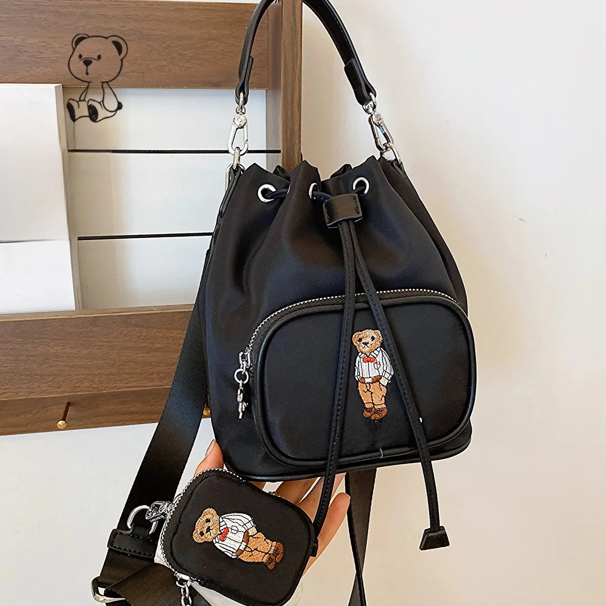 Beibaobao 2024 nowa rozrywka pewnego torba na ramię Crossbody dojeżdżająca do pracy mała i popularna torba wiadro na wodę modna torebka damska — zdjęcie 2
