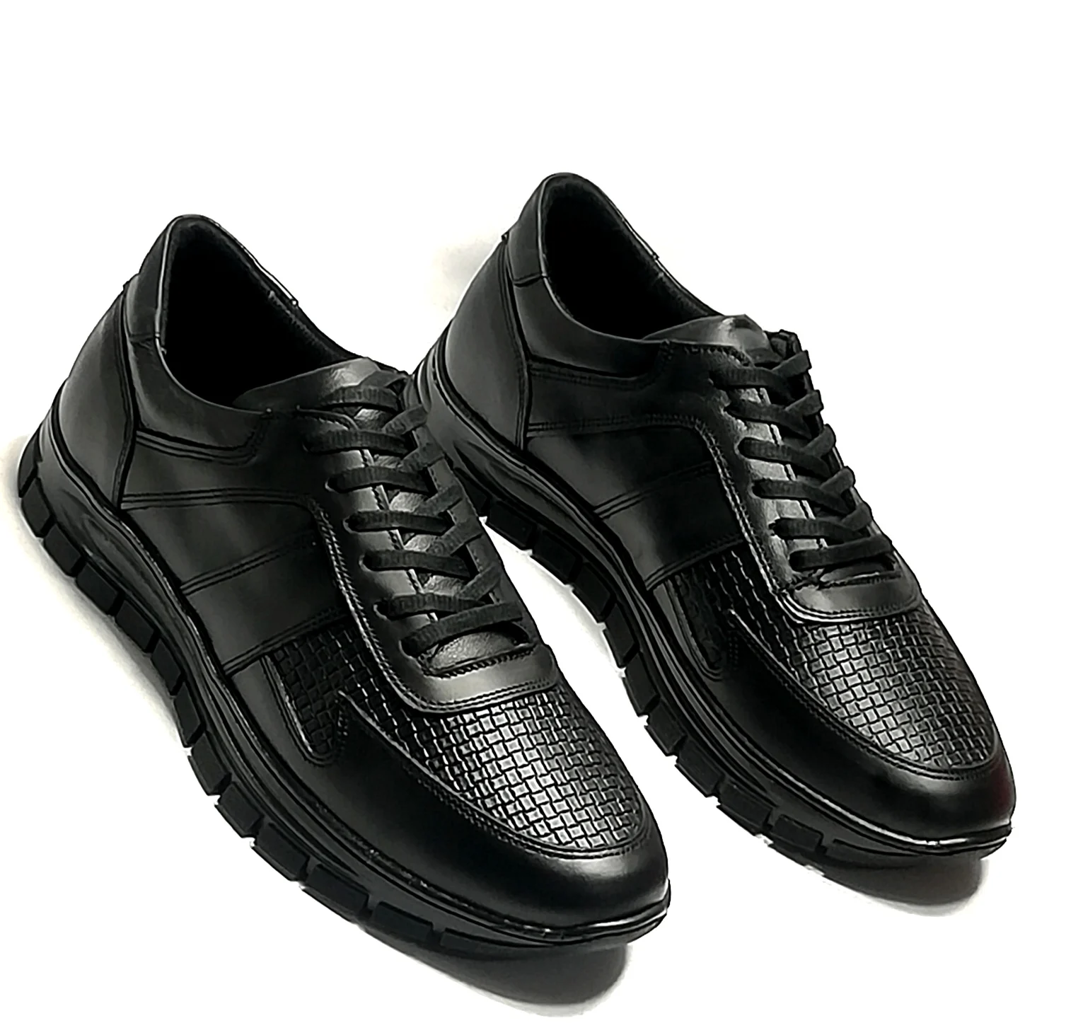 BLACK 100% LEATHER SHOES FOR MEN. COMFORTABLE INTERIOR DESIGN SOFT QUALITY SOLE. FLEXIBLE